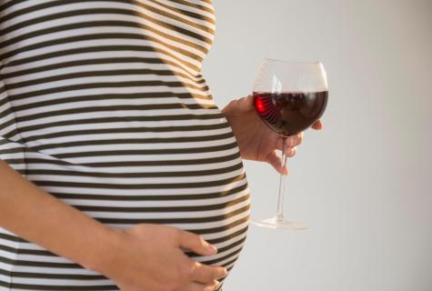 Whether it is possible to drink nonalcoholic wine during pregnancy