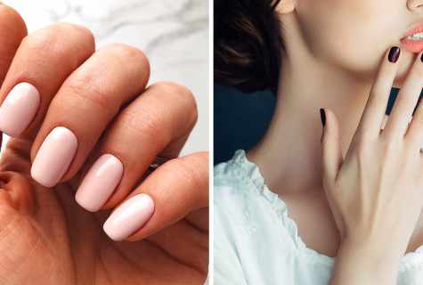 What shape of nails is fashionable now