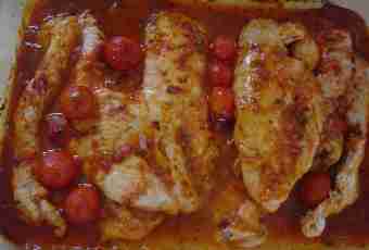 How to make juicy chicken breast in tomato and creamy sauce