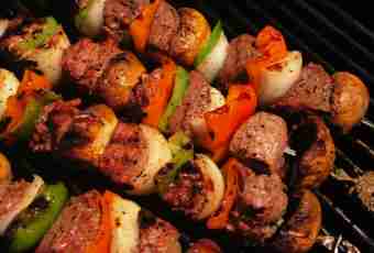How to prepare a shish kebab from a turkey with champignons on a brazier